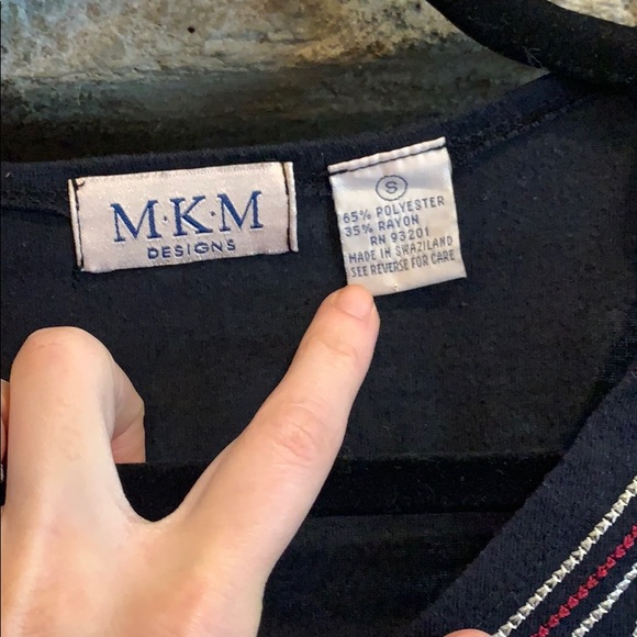 M.K.M Designs top size small - Picture 3 of 4